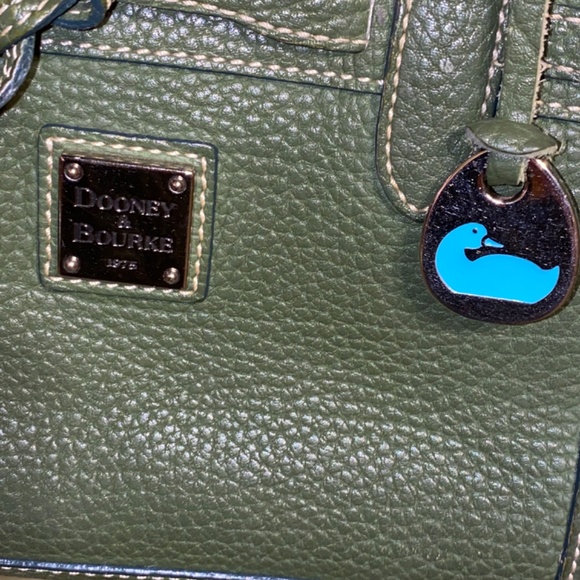 East/ West Tassel Green Dooney & Bourke Leather Tote - Picture 3 of 10